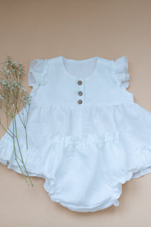  White Linen Set